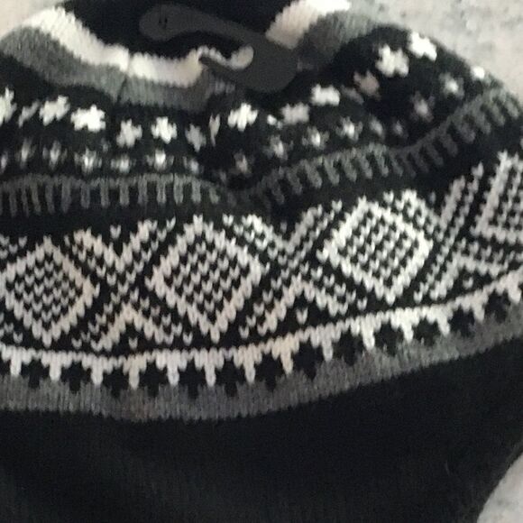 Igloos Hat  - Picture 4 of 7